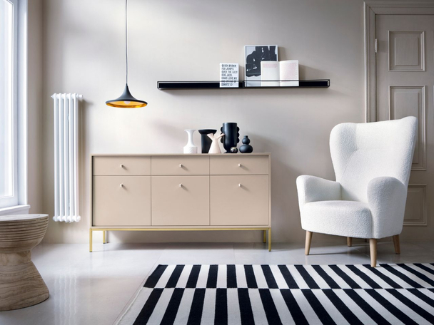 Kommode mit Türen sowie Schubladen mit Golden Metallbeinen Amor Beige